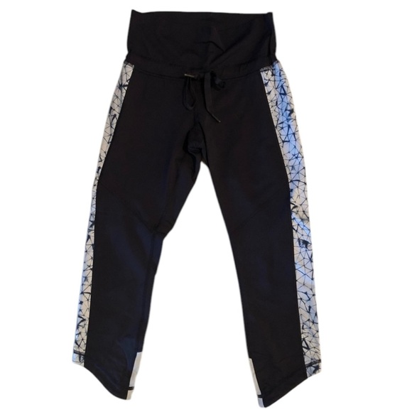 Lululemon Retreat 7/8 Cropped Navy Leggings Size 4 - Picture 1 of 7